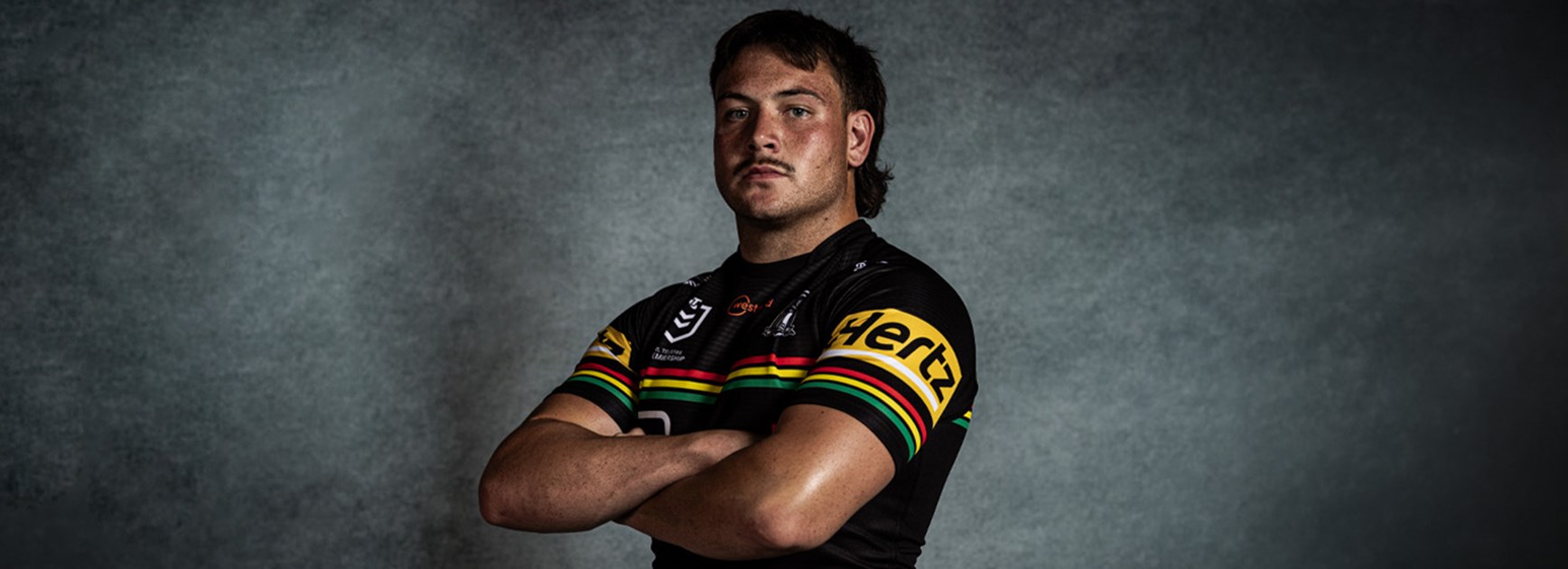 Panthers re-sign Zakauri Clarke