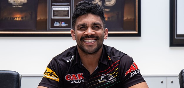 Tyrone Peachey re-signs with Panthers