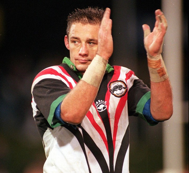 Mark Geyer applauds the crowd at the final siren - Penrith def Manly at Penrith Stadium, Saturday July 31st 1999. Photographed on colour negative by Colin Whelan © Action Photographics
