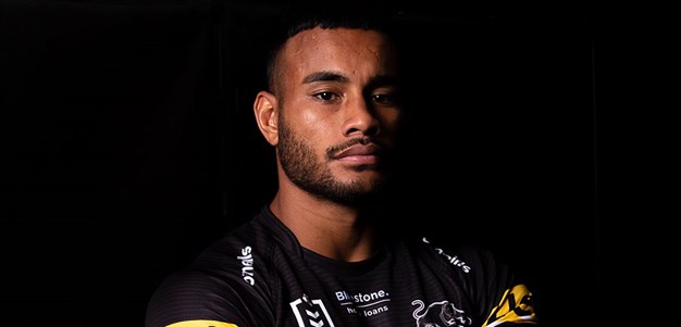 Crichton signs with Panthers